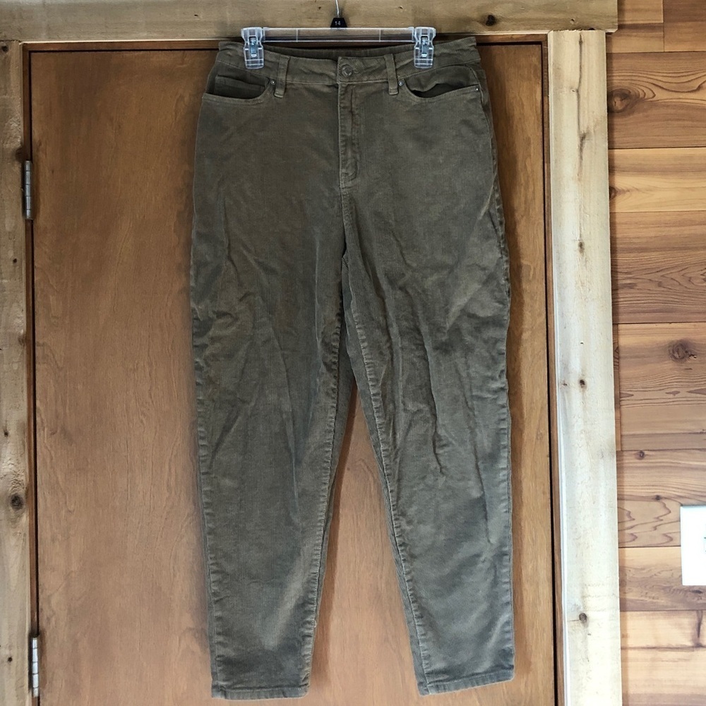 Dark khaki/brown colored corduroy pants